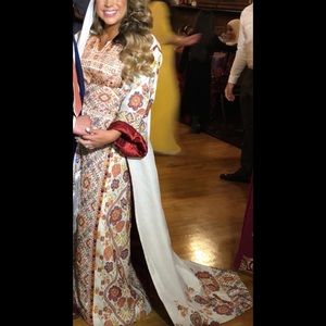 Thobe traditional dress custom made from Jordan